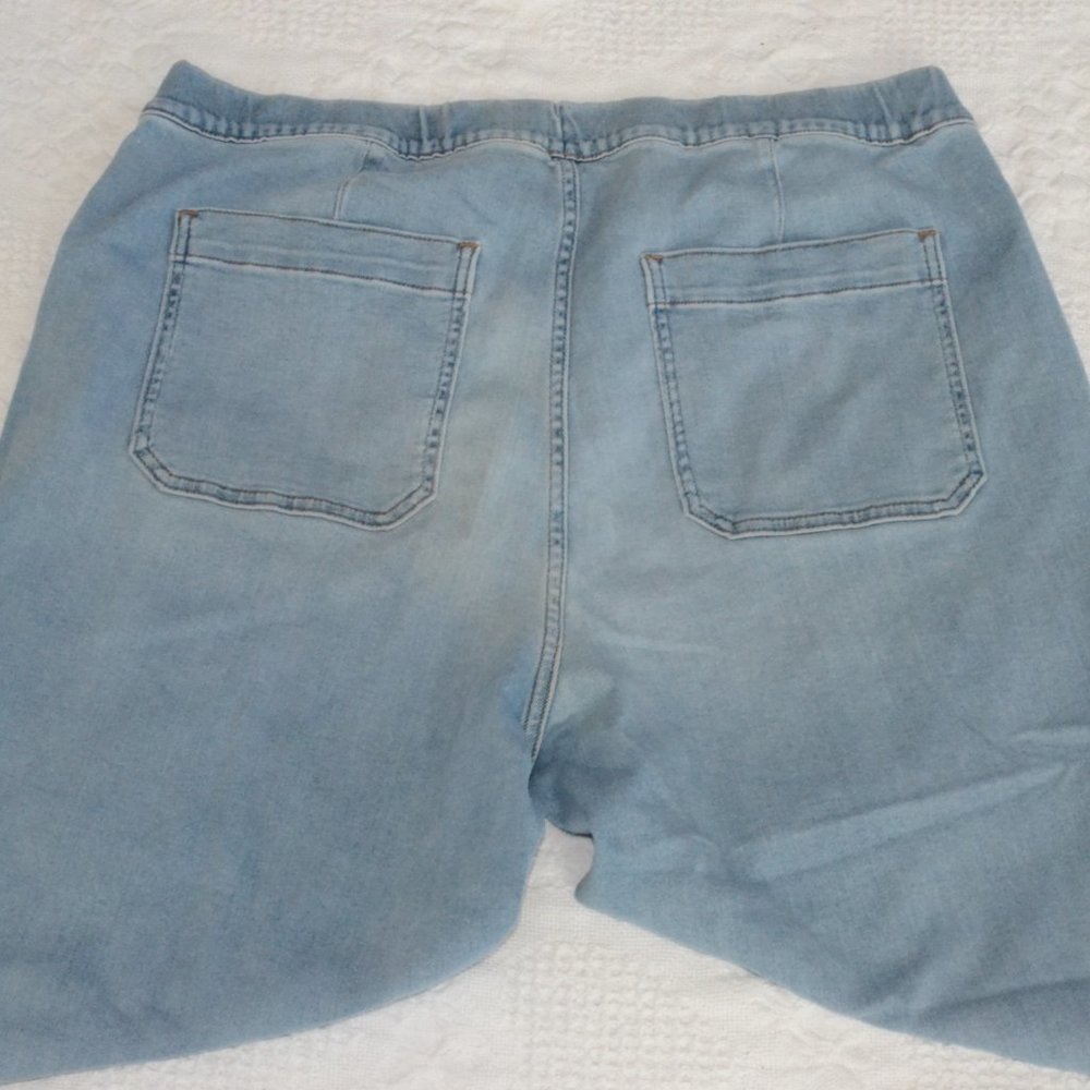 Madewell Pull-On Relaxed Jeans in Bellview Wash XL - Picture 8 of 16